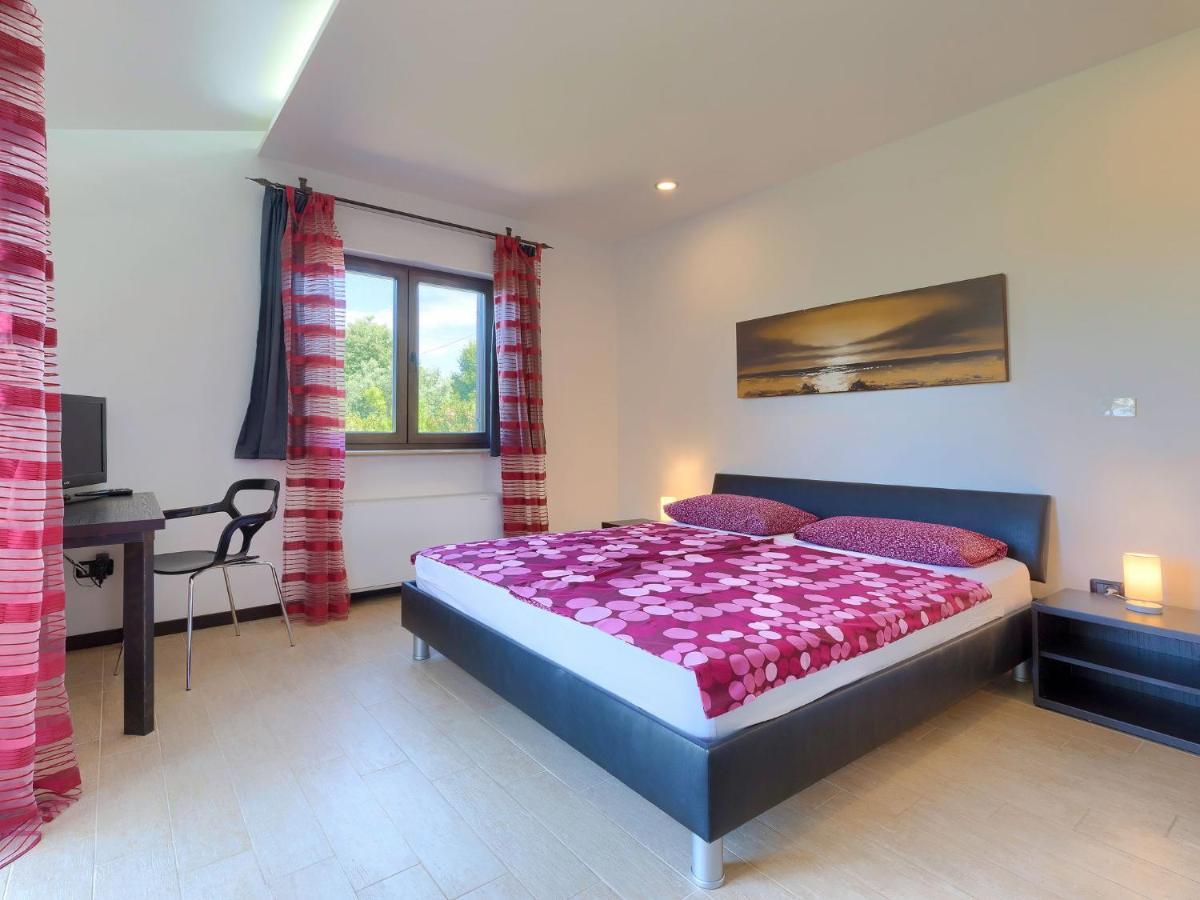 Holiday Home Andrea - Pul463 By Interhome ชีชาน ภายนอก รูปภาพ