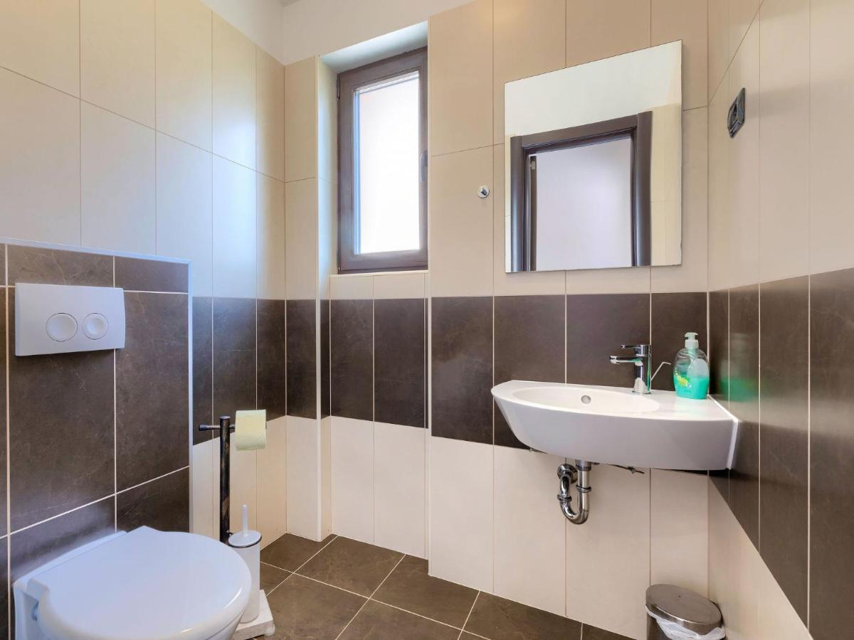 Holiday Home Andrea - Pul463 By Interhome ชีชาน ภายนอก รูปภาพ
