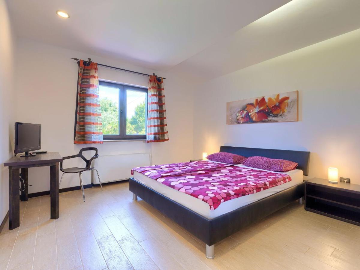 Holiday Home Andrea - Pul463 By Interhome ชีชาน ภายนอก รูปภาพ