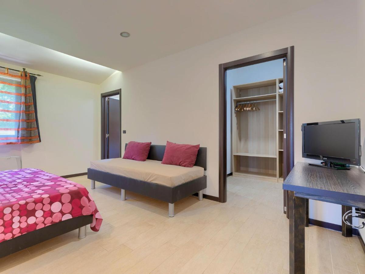 Holiday Home Andrea - Pul463 By Interhome ชีชาน ภายนอก รูปภาพ