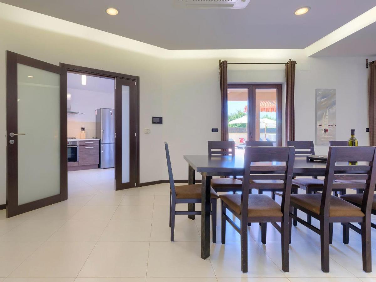 Holiday Home Andrea - Pul463 By Interhome ชีชาน ภายนอก รูปภาพ