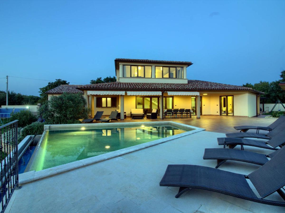 Holiday Home Andrea - Pul463 By Interhome ชีชาน ภายนอก รูปภาพ
